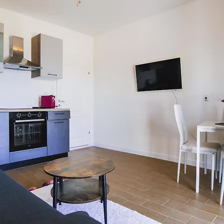 Apartment Stipe Jesenice (Split-Dalmatia)