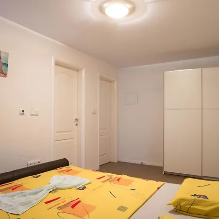 Stipe Apartment Jesenice (Split-Dalmatia)