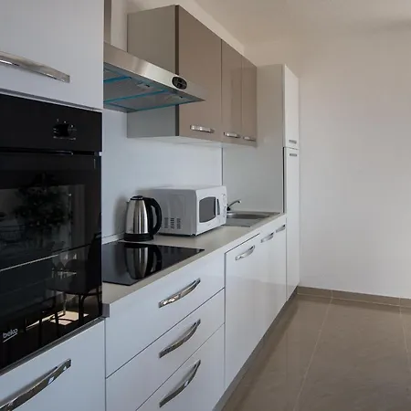Apartment Stipe *