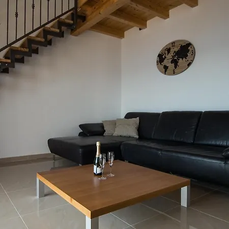 Apartment Stipe