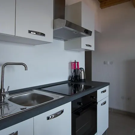 Apartment Stipe *