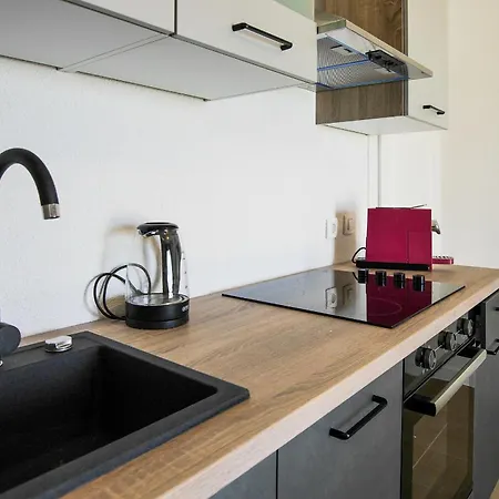 Apartment Stipe *