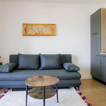 Apartment Stipe