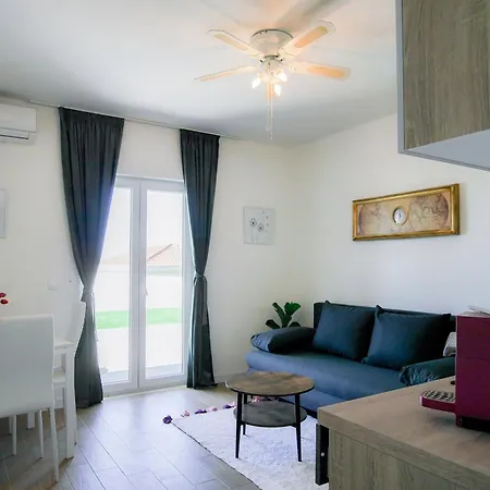 Stipe Apartment *