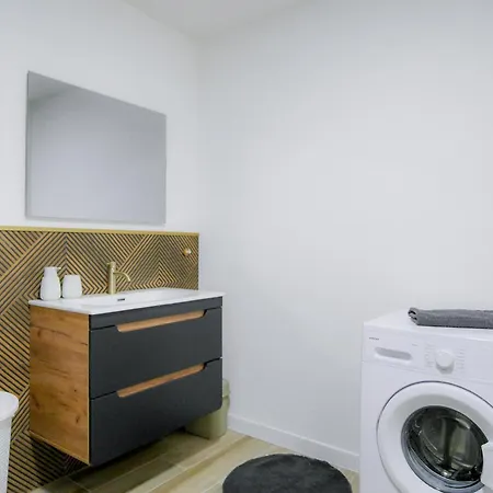Apartment Stipe *