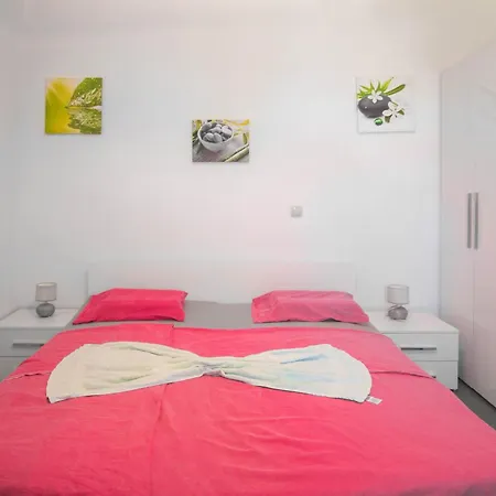 Apartment Stipe